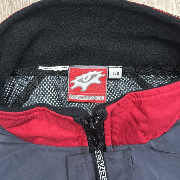 Large Raceface Jacket - Picture 3 of 9